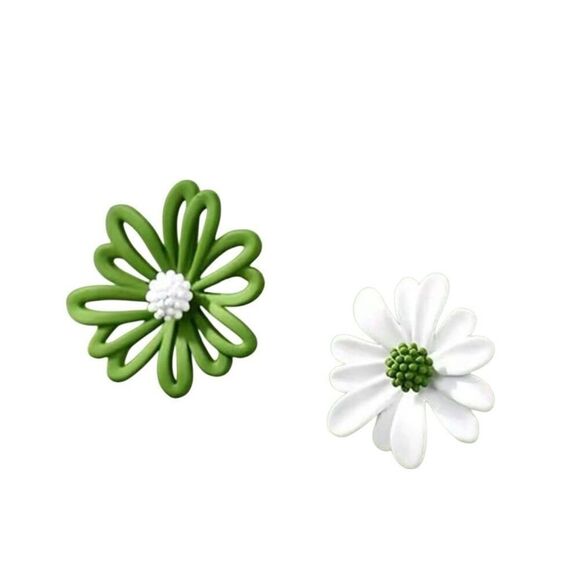 Fun Mismatched Flower Earrings - Picture 1 of 6